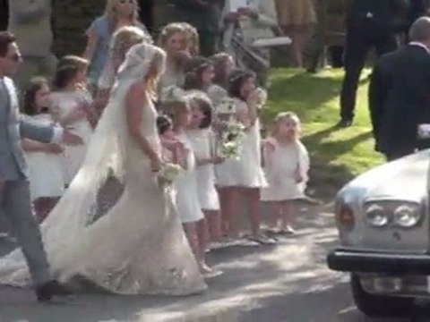 Newlyweds Kate Moss and Jamie Hince Leave for Honeymoon