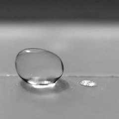 ‪Goutte d"eau au ralenti‬‏