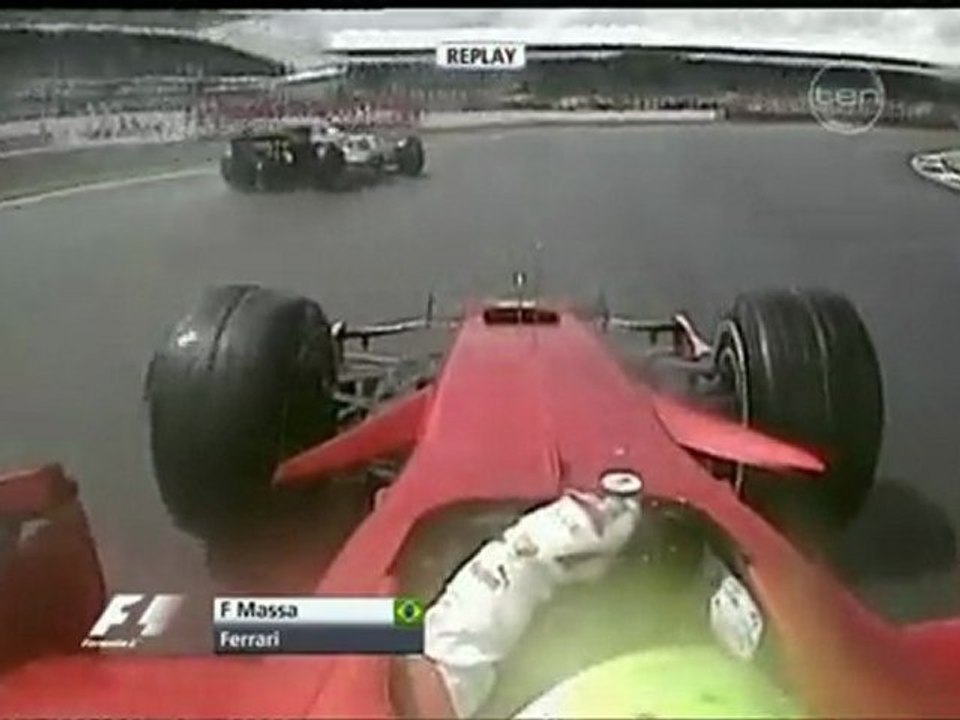F1 2008 Silvestone / Massa Spins (3)