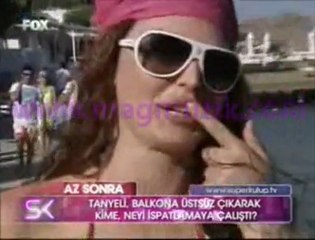 Bodrum Sokaklarında Agzında Sakız Ünlü Manken KİM?