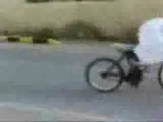 Arab goes crazy on bike [www.lalelo.com]