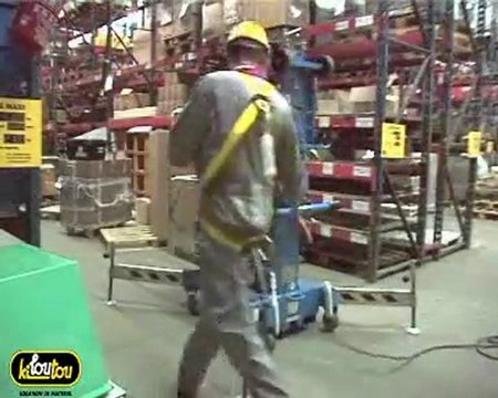 Utiliser une nacelle électrique pour les endroits difficiles d'accès.