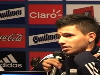 Es imposible comparar a Messi con Neymar, según el 'Kun' Agüero