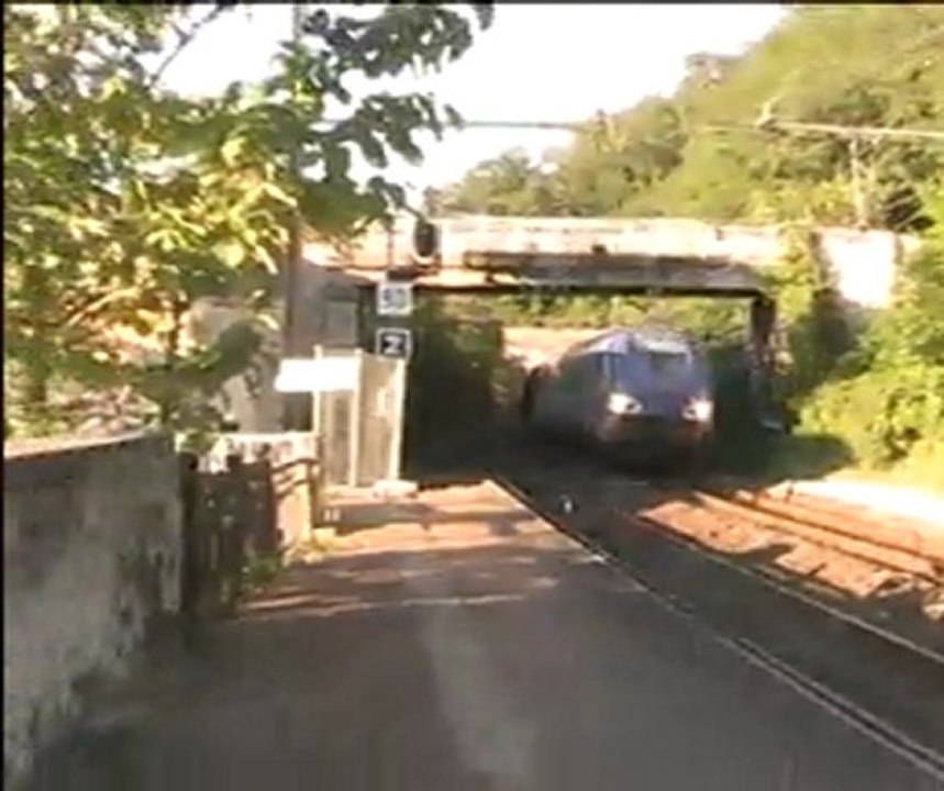 Trains Lyon-Valence-Marseille à la gare de St-Clair-les-Roches (bb7200, bb22000, z24500 et  z23500)
