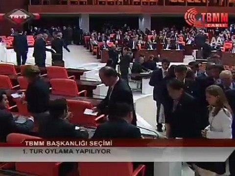 MECLİS'TE BEYAZ MODASI