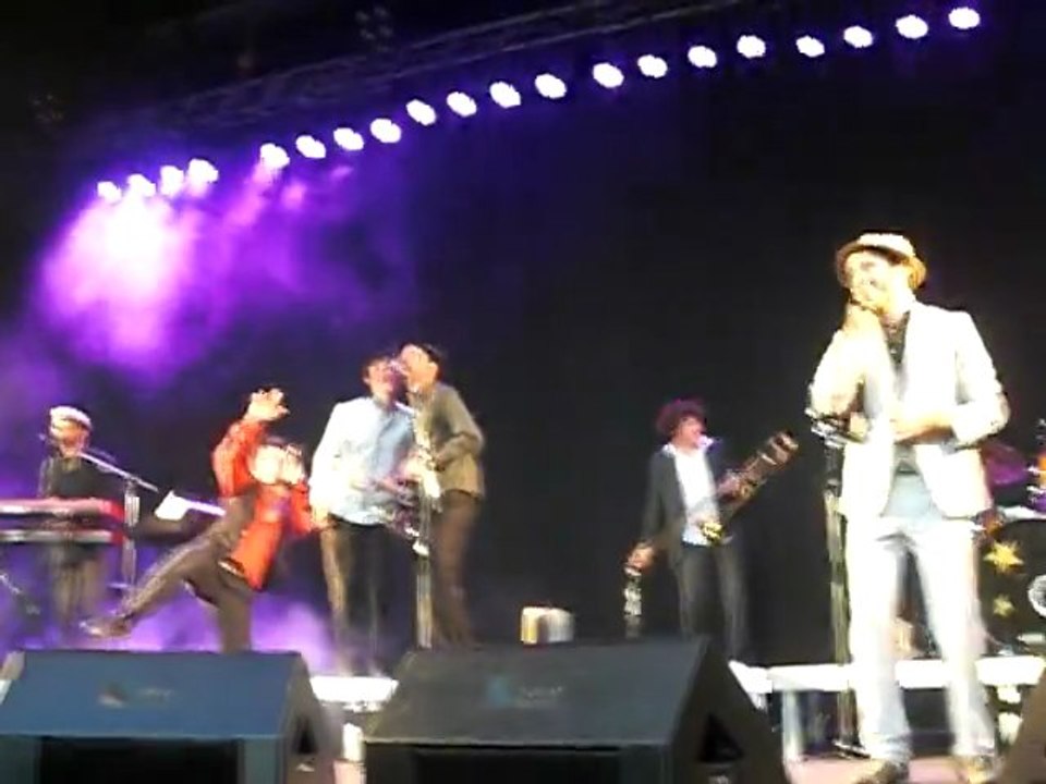 Babylon Circus @ Plazey - Feest in het Park 2011