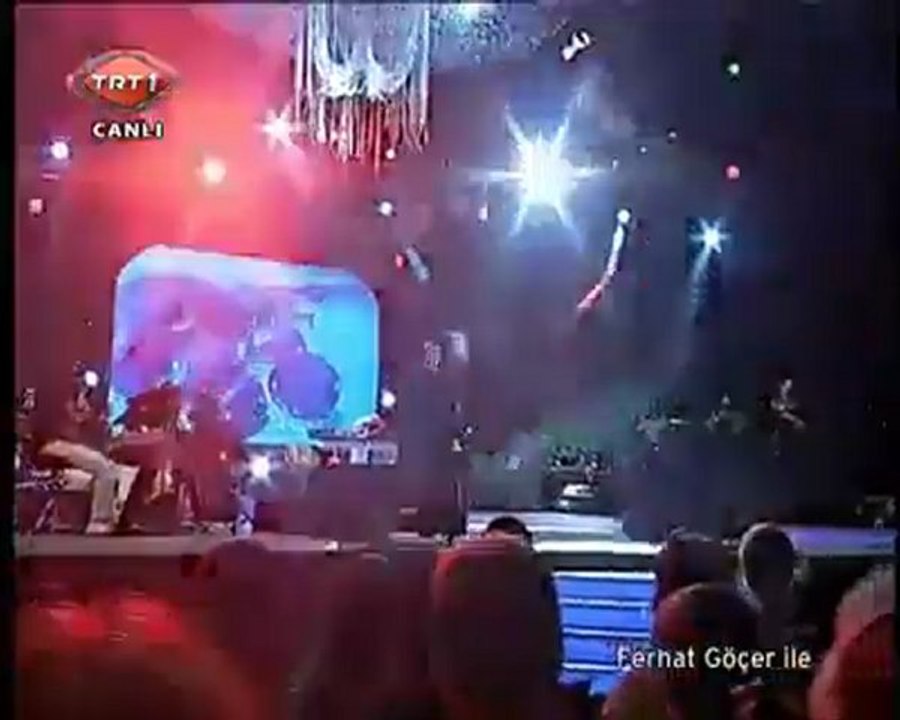 Emre Aydın - Afili Yalnızlık [Canlı Performans]