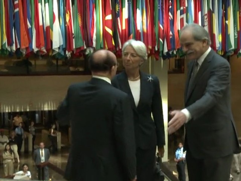 Christine Lagarde starts top IMF job