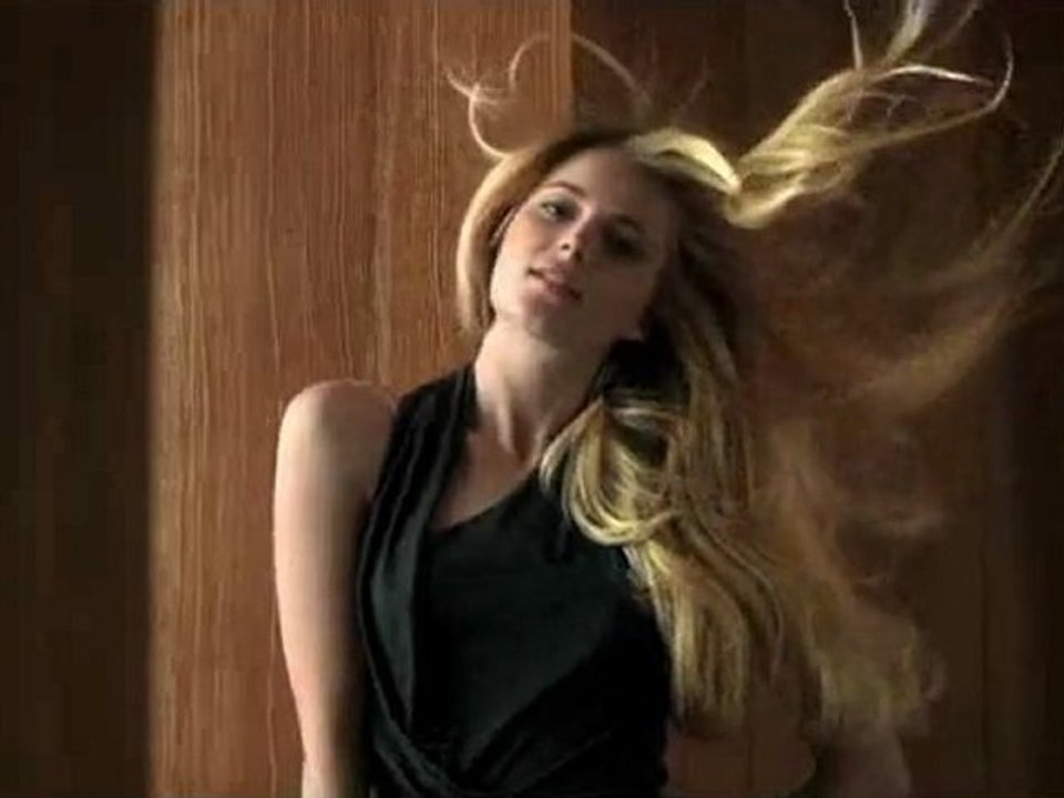 Clairol Natural Instincts "Fresh & Refresh" Commercial