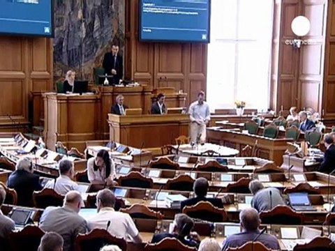 Le Danemark renforce le contrôle à ses frontières,...