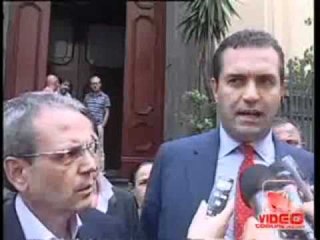 Napoli - Rifiuti, raccolta ancora a rilento