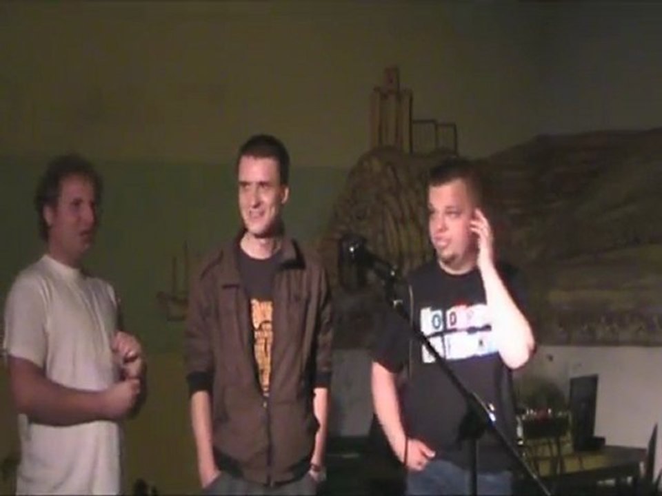 Koncert w ruinach sekty w budynku Centrum Medycyny Alternatywnej - Kuleszówka 21maja2011 część 3z3