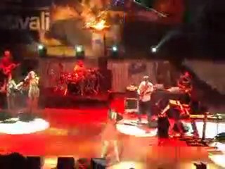 Hande Yener'den canlı calışmalar 1