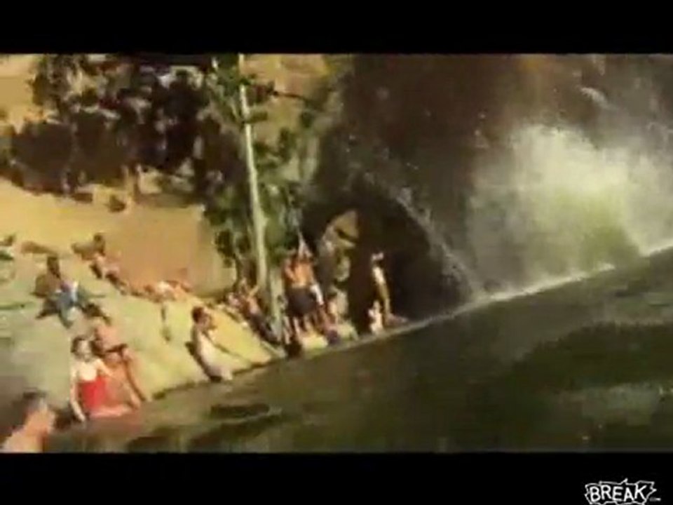 Schmerzhafte Cliff Dive Von Lächerlich Höhe Fail