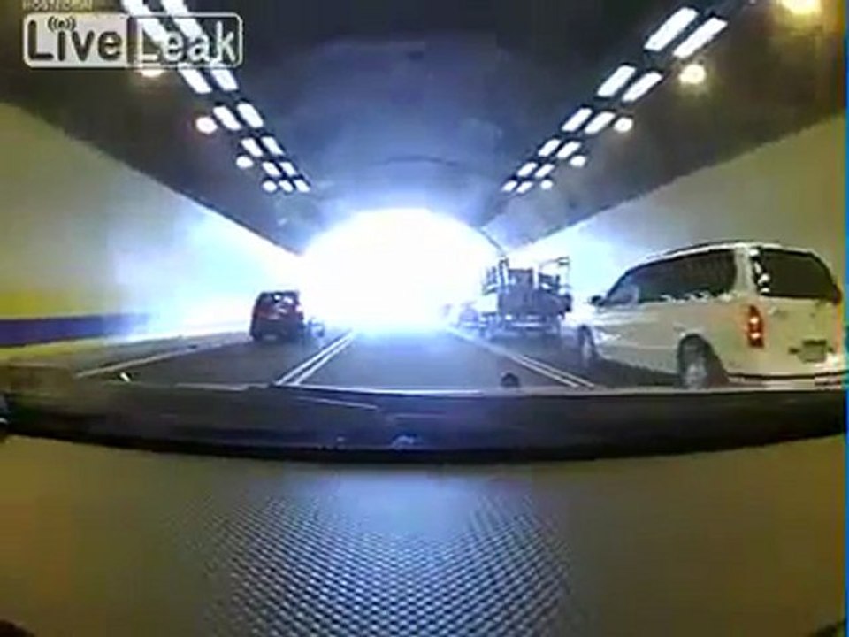 Fahrer verlor die Kontrolle über das Auto auf der Autobahn