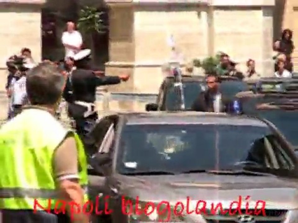 Berlusconi contestato al San Carlo di Napoli 30/6/2009