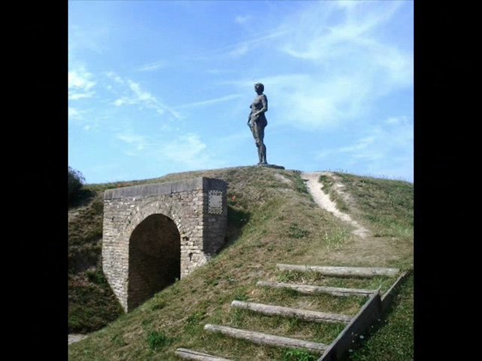 Gravelines ville fortifiée et son  jardin des sculptures.