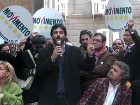 Beppe Grillo presenta il Movimento Campania 5 Stelle 12 Dicembre 2009 Napoli 4 di 8