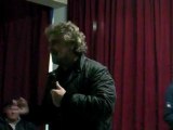 Beppe Grillo presenta Terra Reloaded in una Scuola a Pianura (Na)