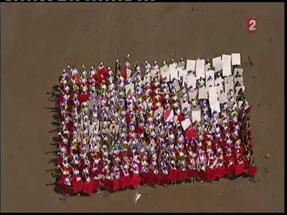 Fresque humaine au Gois et au Mont des Alouettes (aperçu vidéo) - TOUR 2011