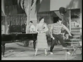 Pedro Infante y Libertad Lamarque (Escuela de música )‬‏