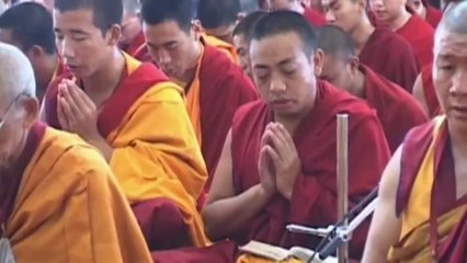 India - Alluvioni, le preghiere dei monaci tibetani