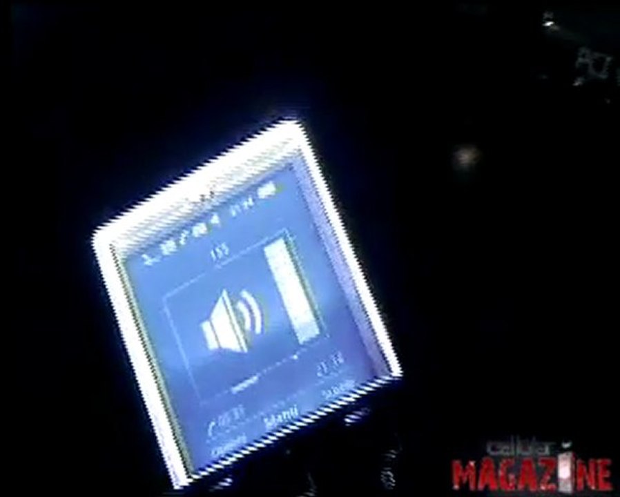 SonyEricsson XPERIA X5 PURENESS  con display trasparente Videorecensione