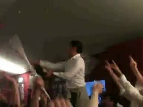 Sablage de la bouteille de champagne Finale ProD2 à la bodéga le 22 mai 2011.