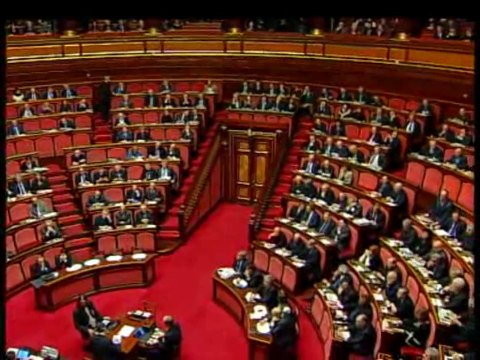 Berlusconi - Fiducia, tutto si può fare ma non si può tradire