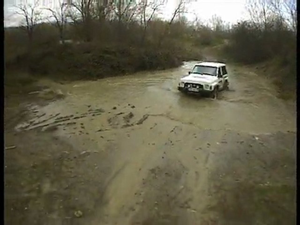 Deux Patrol Y60 en action