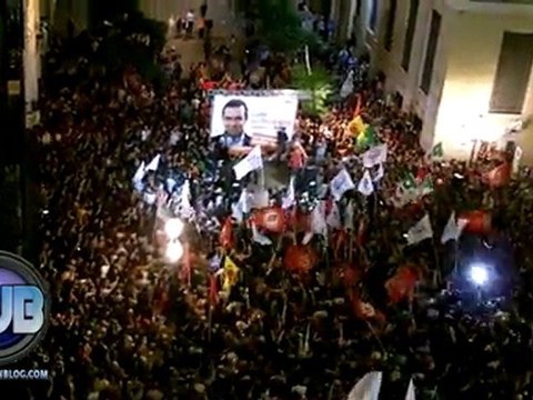 Chi non salta Berlusconi è! Napoli,Piazza Municipio per De Magistris