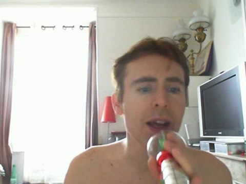 Wiwi égratigne tes yeux