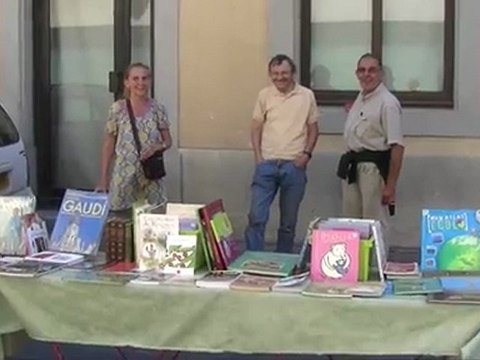 Les bouquinistes de la rue de l’aigle d’or à Carcassonne proposent un grand choix de livre :