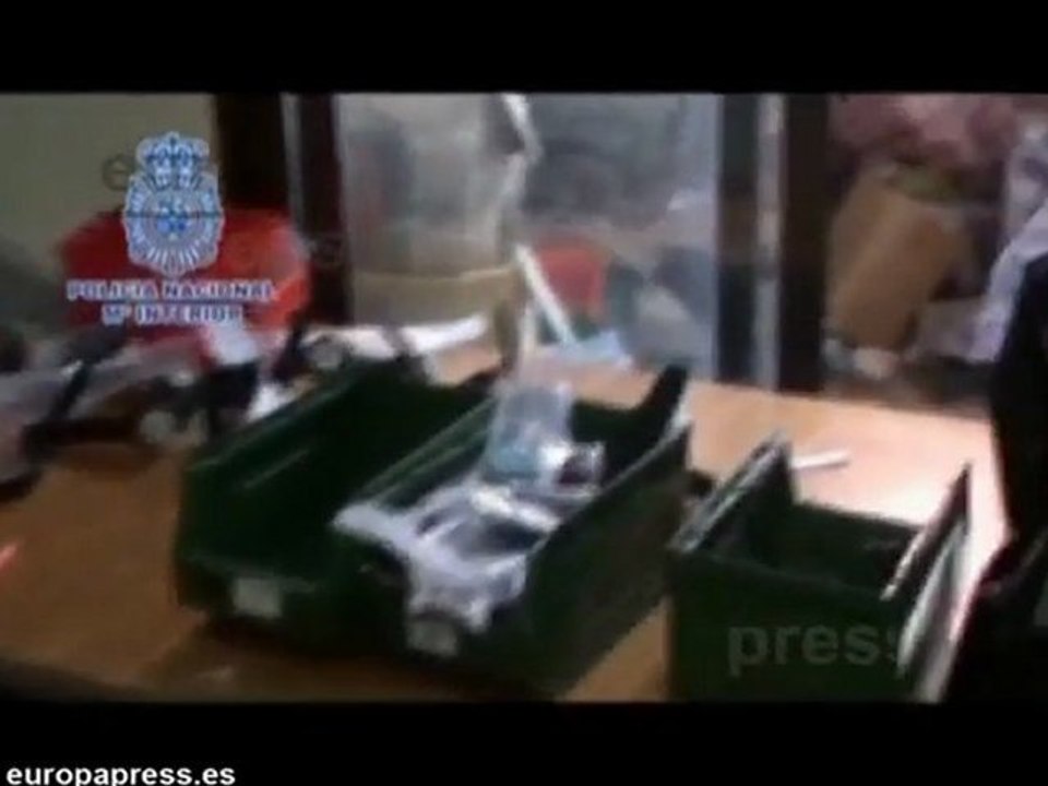 Detenidas 15 personas por importar relojes falsos