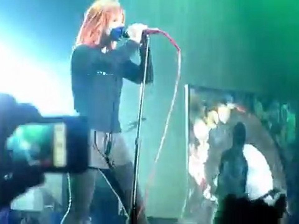 Paramore - Monster Live 2011 [5 cameras mix]