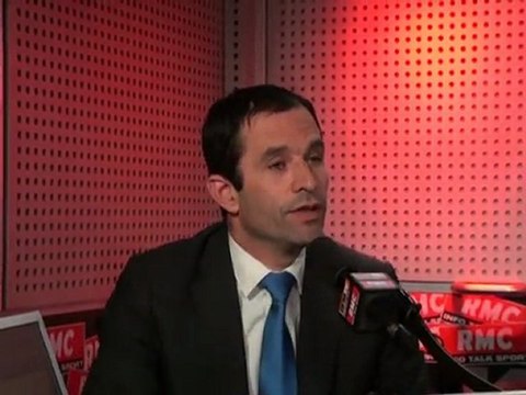 Même s'il se démarque, il a voté le projet socialiste pour 2012 ! Benoît Hamon