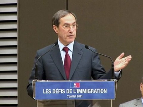 UMP - Immigration.- Il serait irresponsable de ne pas agir pour réduire l'immigration légale