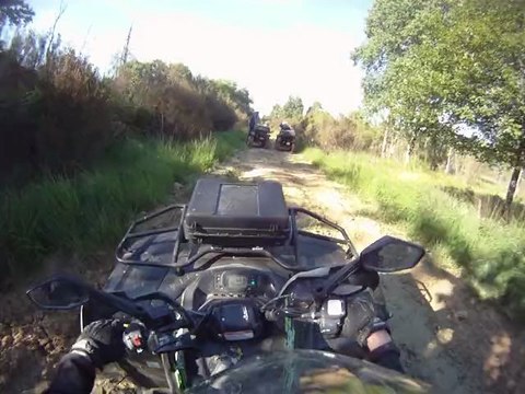 quad masai 700 et kymco 500 rouge et kymco 500 bleu