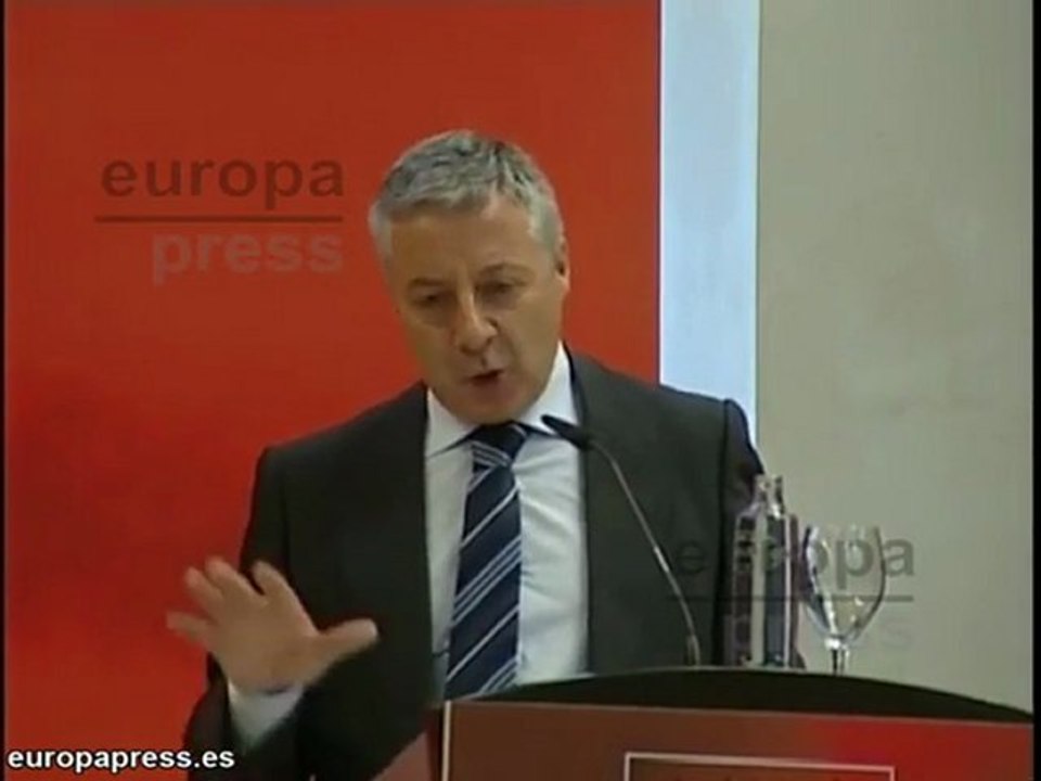 Blanco pide "reflexionar" sobre infraestructuras