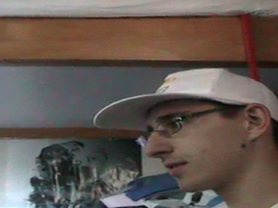 Vincent le con fait de la merde