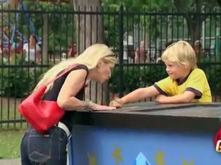 40 - ‪Frog Turns Into Prince Prank‬‏