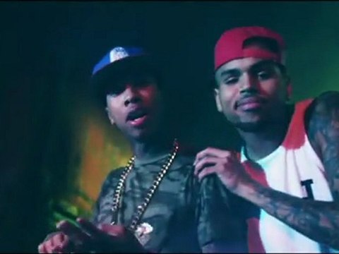 Tyga feat. Chris Brown - SnapBacks Back