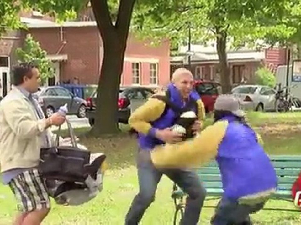 65 - ‪Baby Chest Bump Prank‬‏