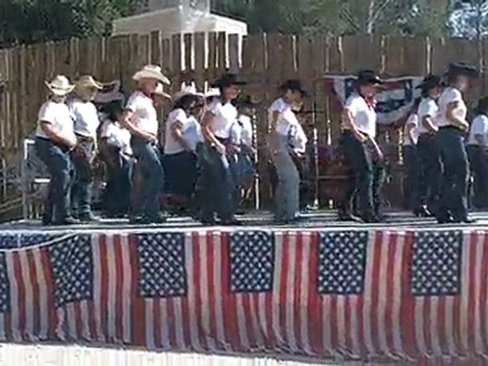 MEDLEY 4 DANSES LINE DANCE COUNTRY