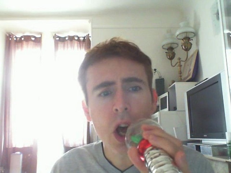 Wiwi égratigne "l'amour aveugle"