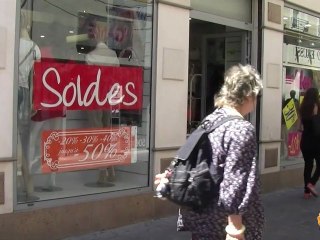 Les commerçants carcassonnais trouvent que les soldes d’été ont débuté trop tôt cette année :