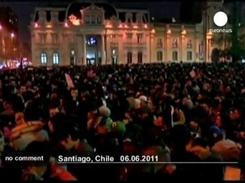 Chili : des baisers en signe de protestation - no comment