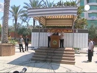 Israel intenta frenar la llegada de activistas pro...