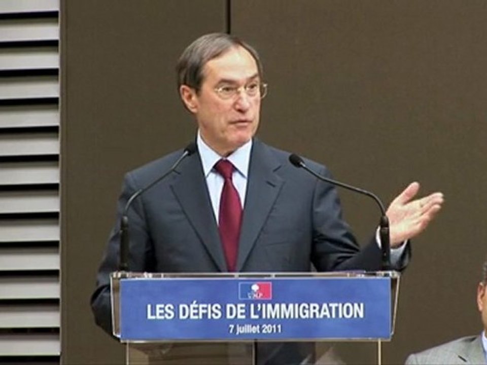 Intervention de Claude Guéant sur les "défis de l'immigration"  lors de la Convention UMP