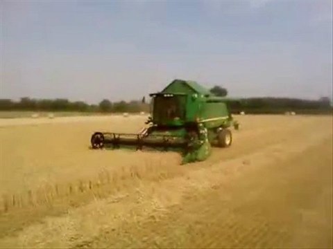 Moisson 2011 avec moissoneuse john deere w540, JD 5720, 6610, case mxu115, presse krone kr130 et ferabolli 265